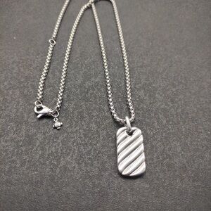David Yurman 925 Silver Diagonal Stripe Dog Tag Necklace with Original Pouch
